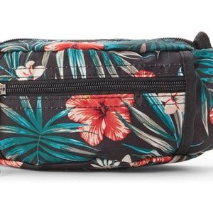 Steven Madden Floral Fanny pack. **Brand New**